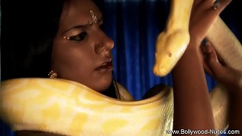 Mãe madura sedução casa pornografia real