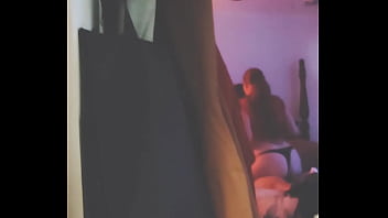 Xxx femme mûre surprise en train de tricher chantage