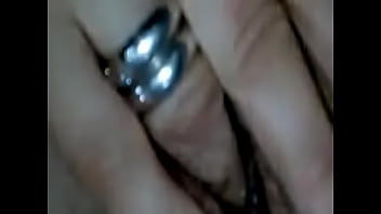 Phụ nữ cụt tay khiêu dâm